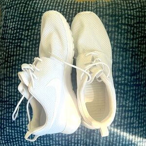 Nike Mens Rosherun Running Shoes